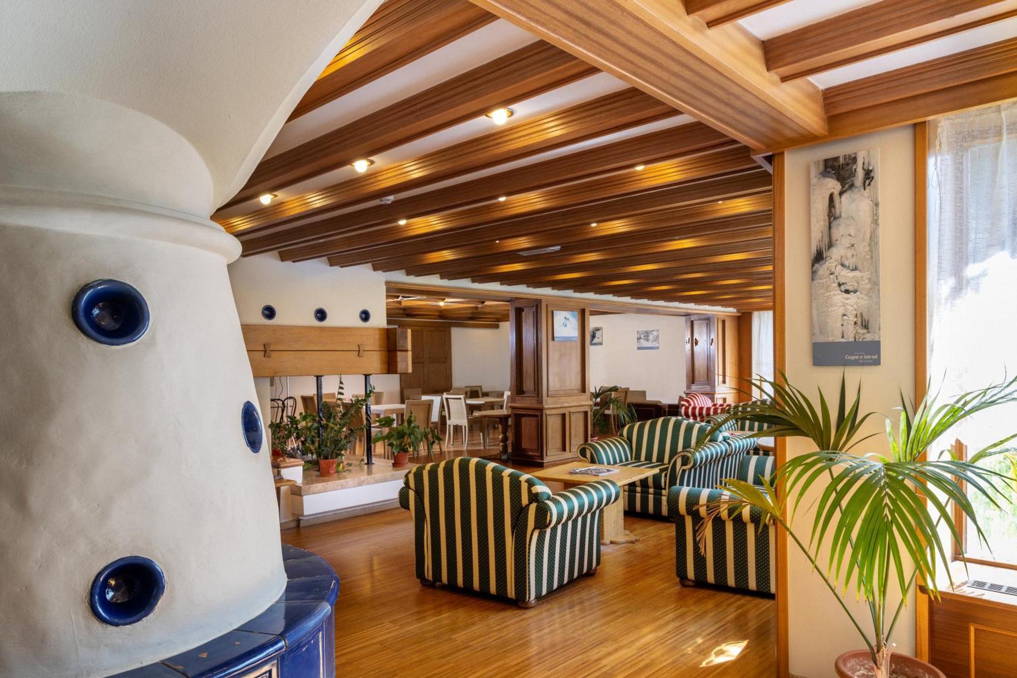 Hotel Miramonti Corvara Exterior photo